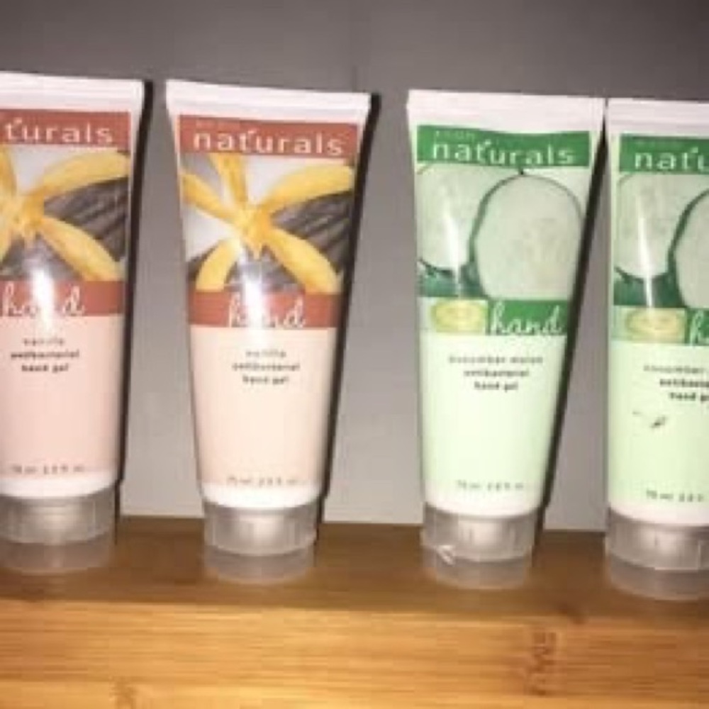 2 pack Avon Naturals Antibacterial Hand Gel
